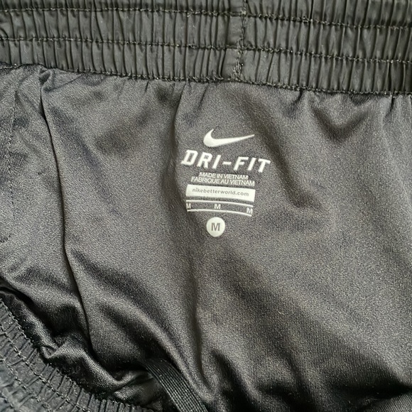 Nike running shorts - Picture 3 of 3